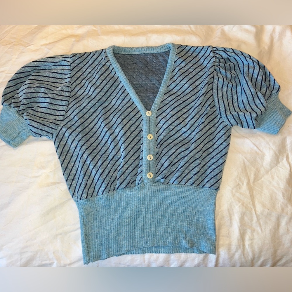 EUC Vintage 70’s/80’s blue striped v-neck sweater top
